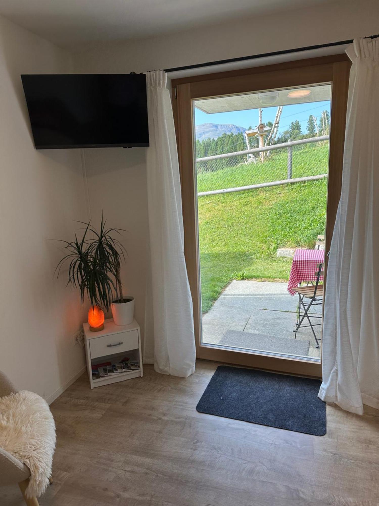 Kleines Aber Feines Studio Zuoz Bagian luar foto